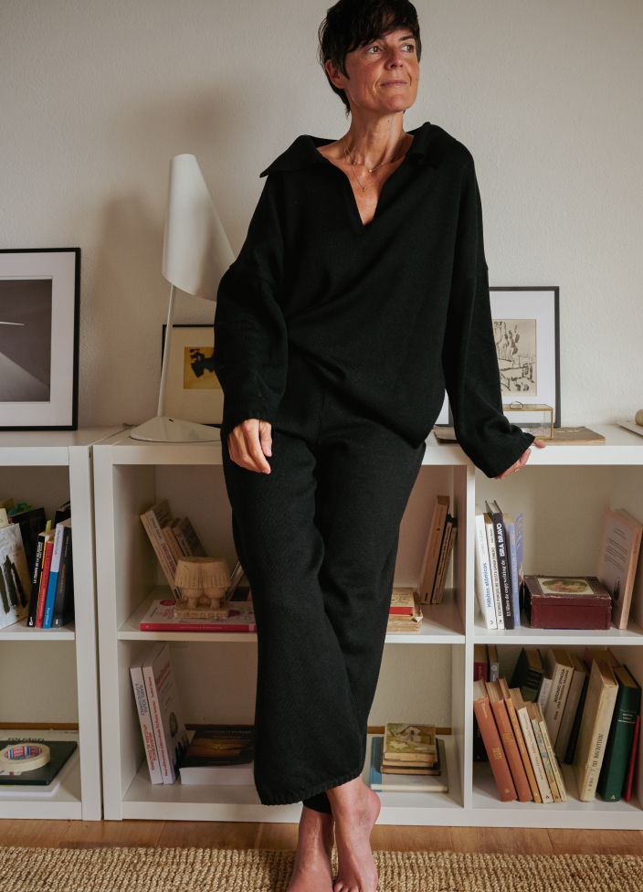 basics | essence polo negro