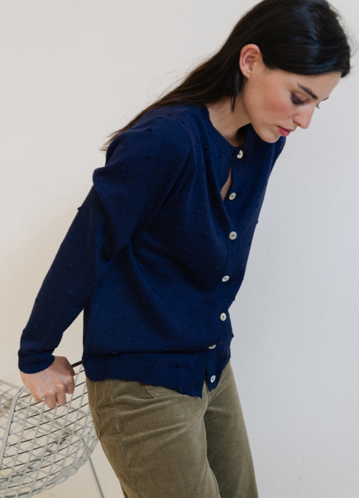 essentials | mica cardigan noche