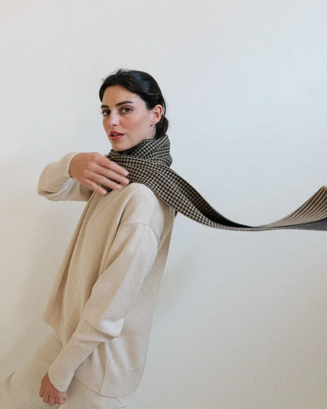 Pañuelos de algodón orgánico y cashmere, bufandas de lana merino extrafina.

Complementos para toda la vida, favoritos año tras año, que le dan el toque final perfecto a cualquier look.

Hoy y mañana, ENVÍO GRATIS en toda la web ✨

* Ni los Complementos ni los Essentials que quedan en la web tendrán descuento la próxima semana.