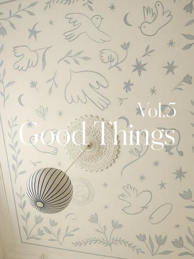 La colección Enjoy The Ride está inspirada por las pequeñas sorpresas y alegrías de cada día. Mientras todo iba tomando forma este verano, pensé que sería bonito compartir lo que muchas veces con las prisas pasa casi desapercibido.

Así que me propuse anotarlo para contarlo por aquí y que vosotras también podáis enviar alguna de vuestras “anotaciones”.

Sería genial si os apetece seguir la conversación y continuar esta lista. Os cuento más y os leo en Stories👆🏻